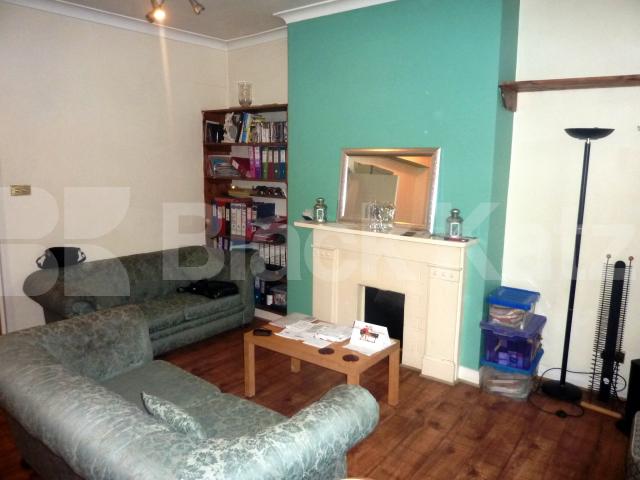 			NEW INSTRUCTION!, 2 Bedroom, 1 bath, 1 reception Flat			 Belmont Street, CHALK FARM